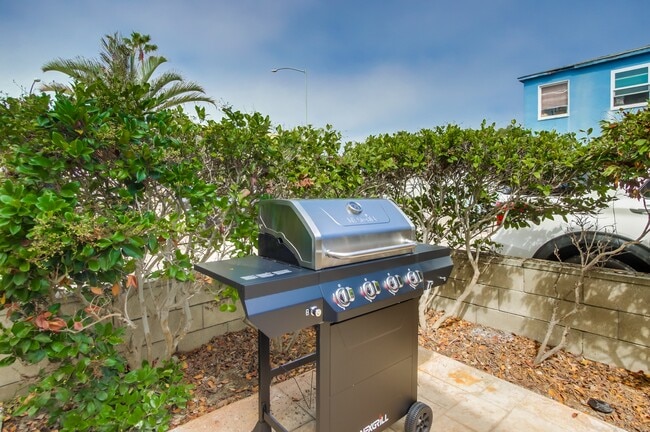 Building Photo - 807 Capistrano Pl