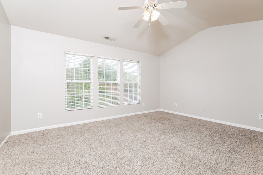 Building Photo - 2043 Swimming Hole Cir