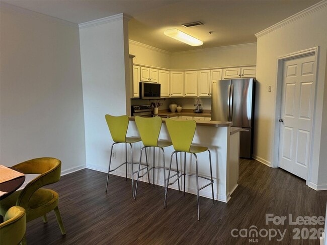 Building Photo - 1410 4th St Dr NW