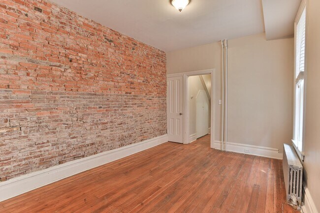 Building Photo - 1515 Green St