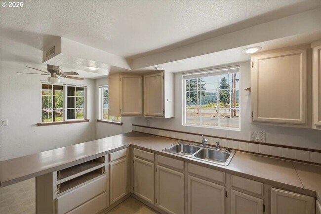 Building Photo - 1290 Riggs Hill Rd