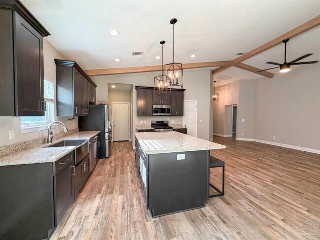 Building Photo - 1608 Toni St