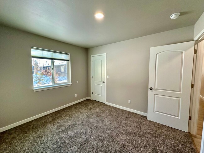 Building Photo - BRAND NEW CONSTRUCTION!