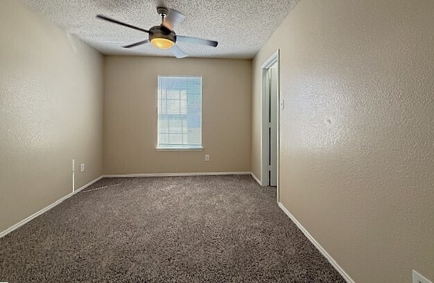 Building Photo - 4 bedroom 2 bath home available for the New Year