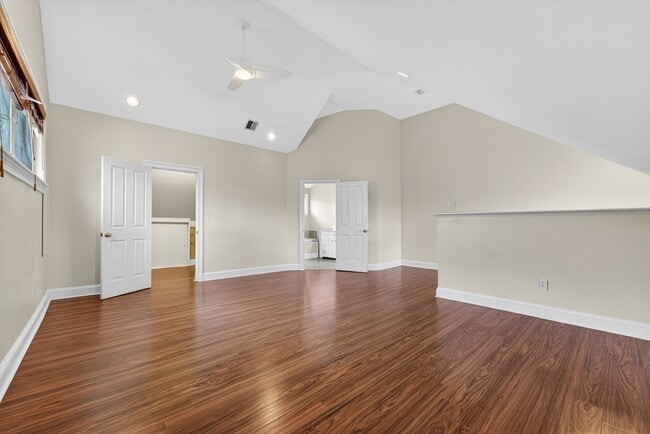 Building Photo - 6 Adams St