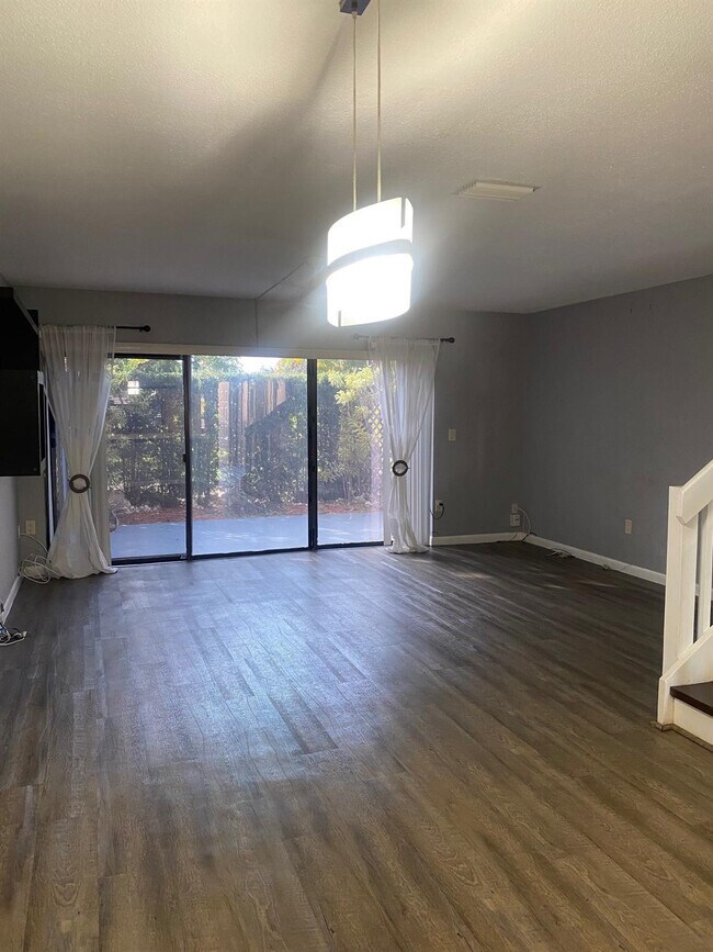 Building Photo - 3181 NW 85th Ave