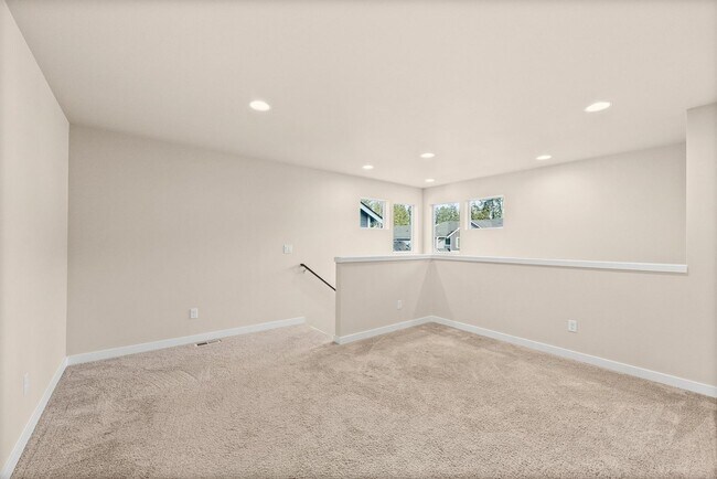 Building Photo - 16212 8th Ave E