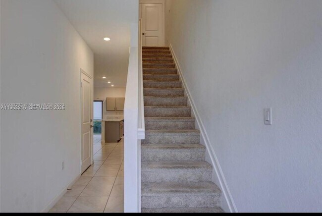 Building Photo - 1170 SW 7th Ct