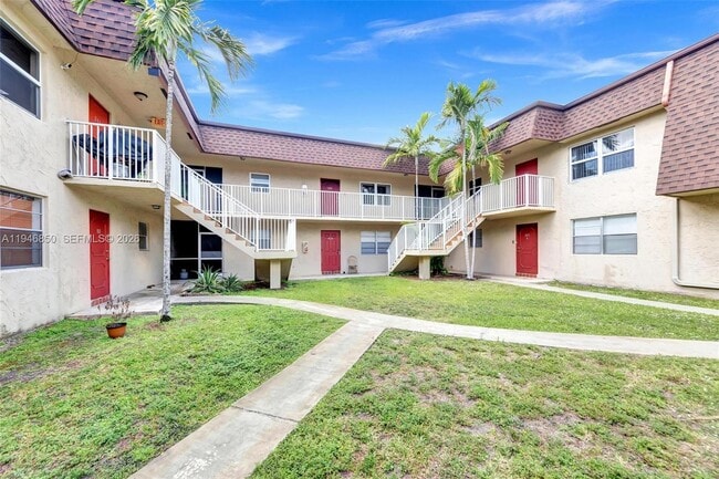 Building Photo - 4530 SW 54th St