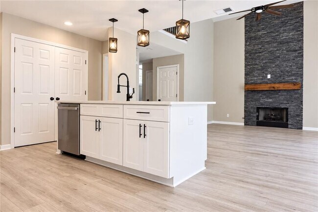 Building Photo - 510 Parkstone Ln