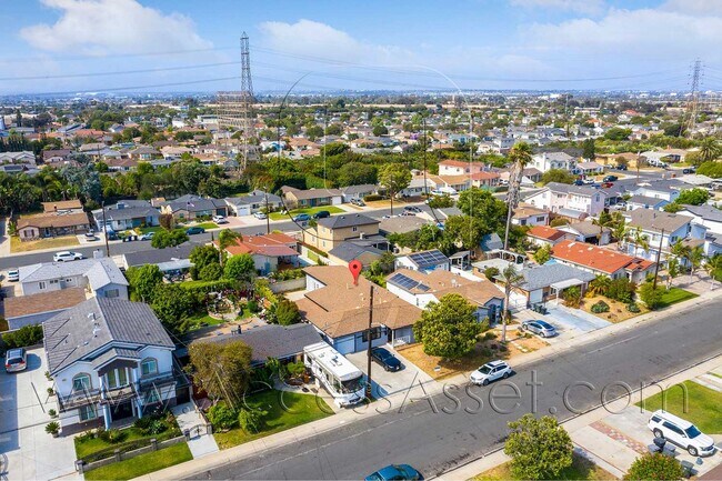 Building Photo - Spacious 3-Bedroom Torrance Home with Private Yard & Modern Interior