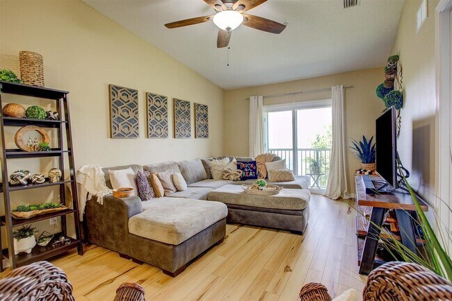 Building Photo - 2344 Golden Lake Loop