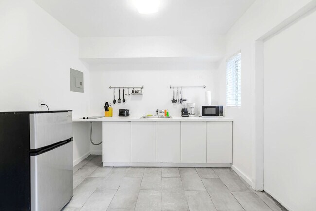 Building Photo - 515 NE 82nd St