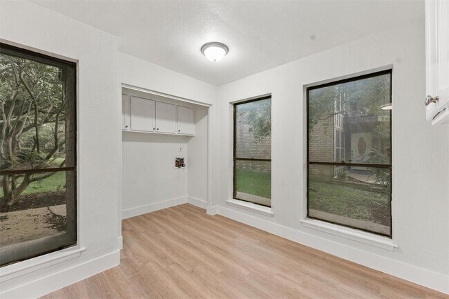 Building Photo - 18118 Lakeside Ln