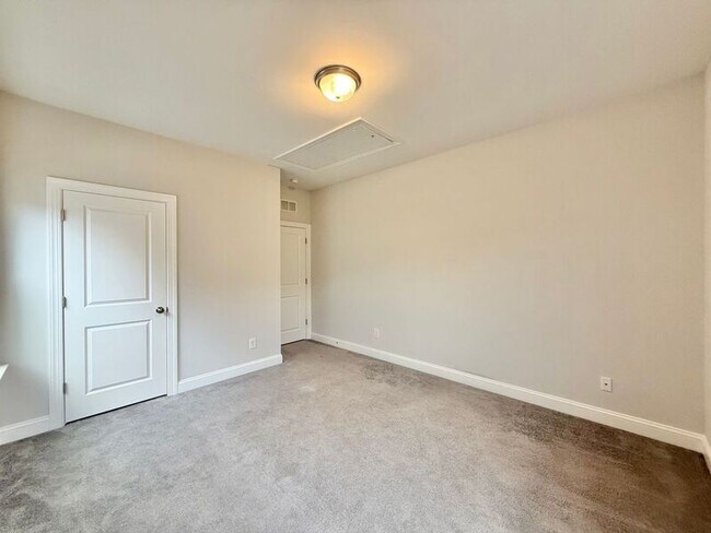 Building Photo - 3246 Douglas Fir Rd