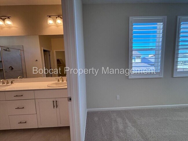 Building Photo - 852 Furlong Dr