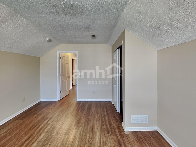 Building Photo - 12478 Thoroughbred Dr