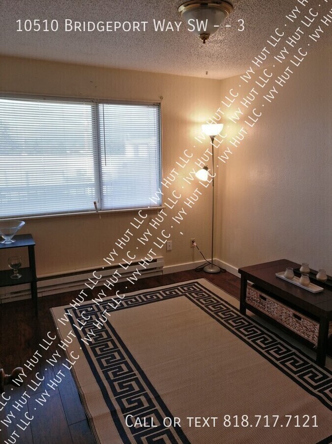 Building Photo - 10510 Bridgeport Way SW