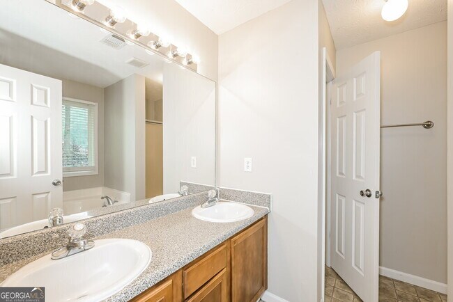 Building Photo - 55 Magan Ct