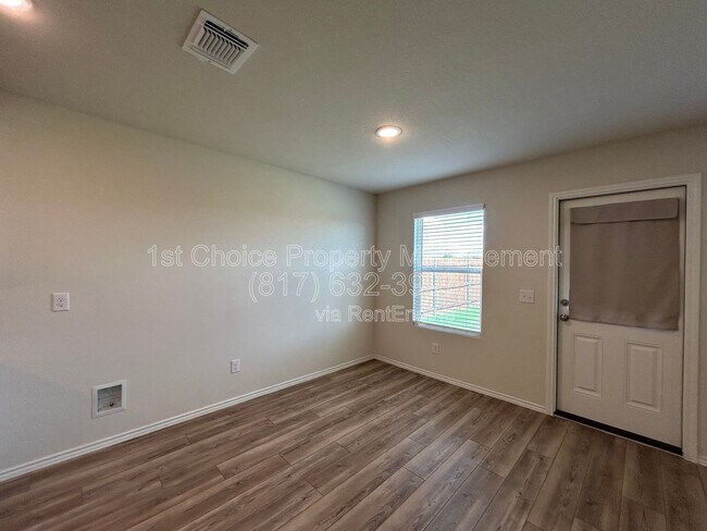 Building Photo - 4644 Benham Dr