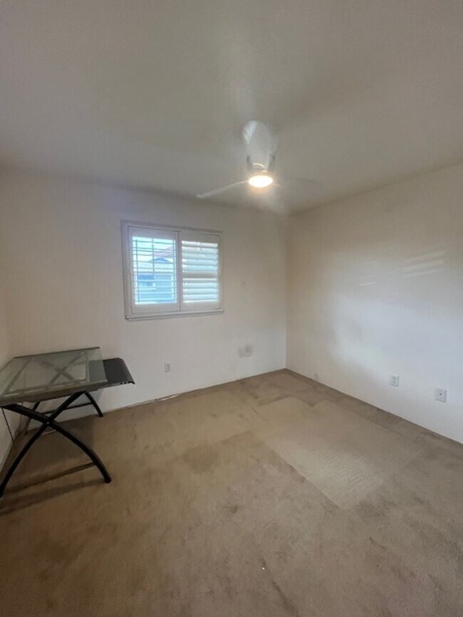 Building Photo - Nohona III at Kapolei 3 bedroom/2 bath with 1 car garage.