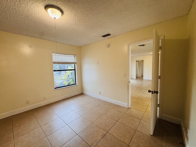 Building Photo - 7 Crossings Cir