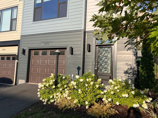 Building Photo - 1674 Delphi Dr