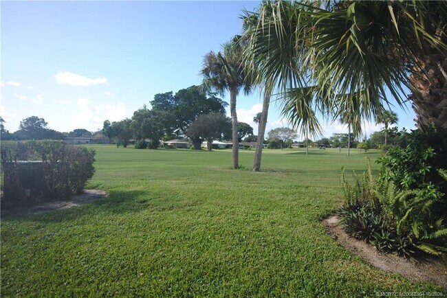 Building Photo - 5333 SE Miles Grant Rd