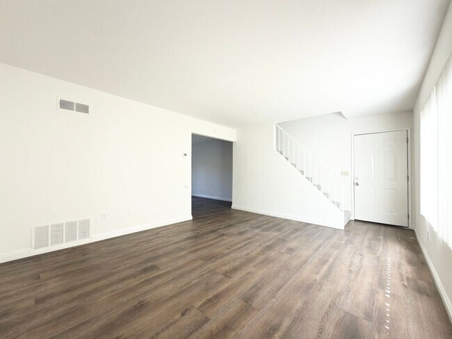 Building Photo - 2140 Via Camino Verde