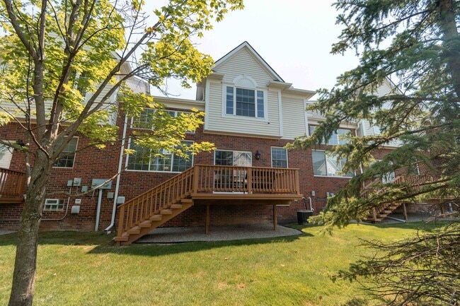 Building Photo - Stunning 2BR/2.5BA Townhouse with Dual Primary Suites, 2-Car Garage & Bonus Loft