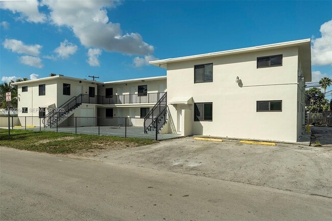 Building Photo - 4037 SW 65th Ave