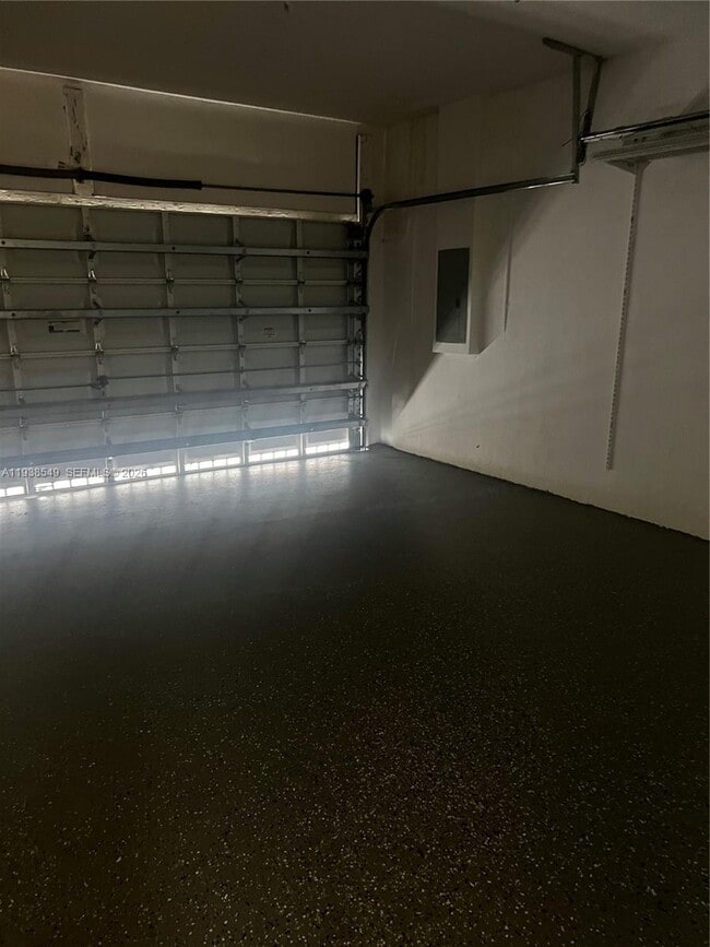 Building Photo - 1304 SE 7th Ct