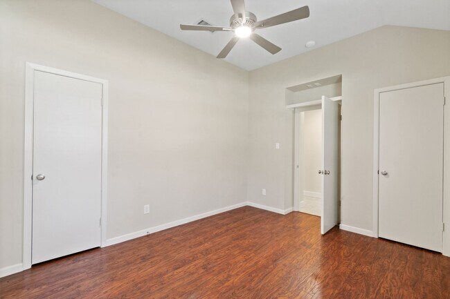 Building Photo - 69 Fallshire Dr