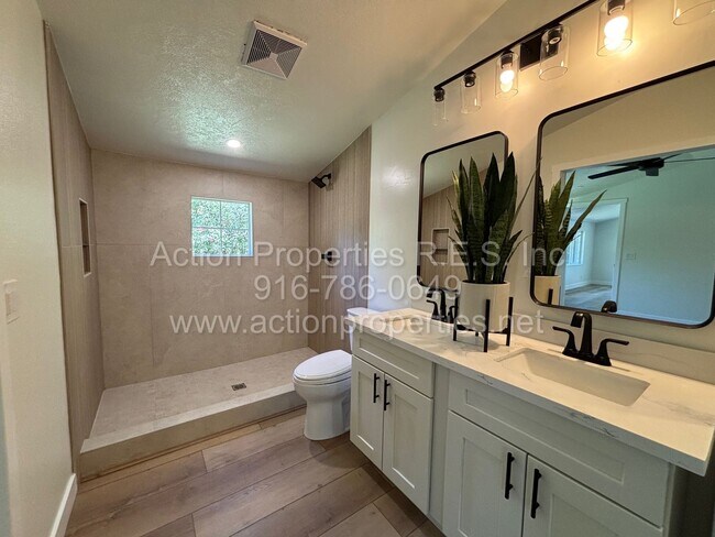 Building Photo - Modern Beauty of Downtown Roseville - 3 Be...