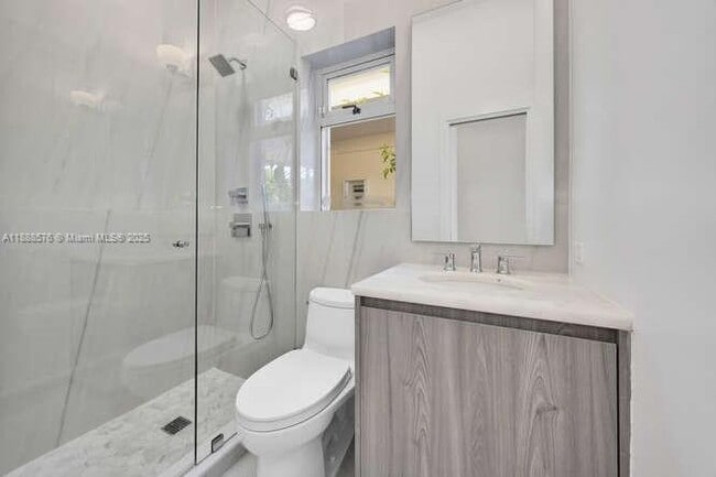 Building Photo - 621 N Mashta Dr