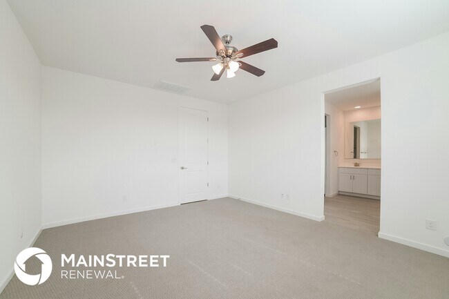 Building Photo - 10920 S 55th Ln