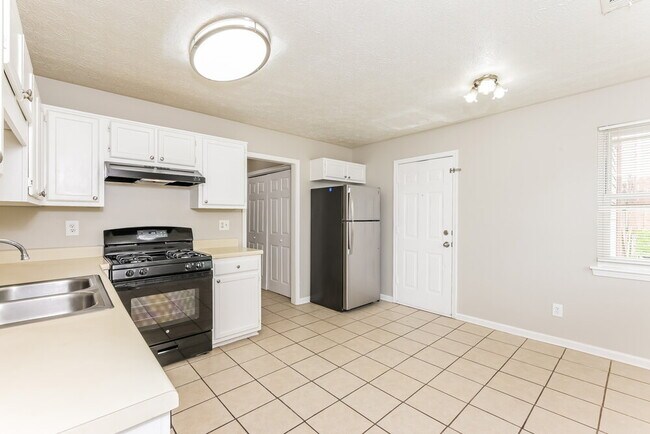 Building Photo - 3642 Cameron Hills Pl