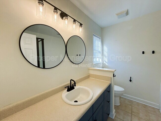 Building Photo - 2843 Sweetleaf Ln