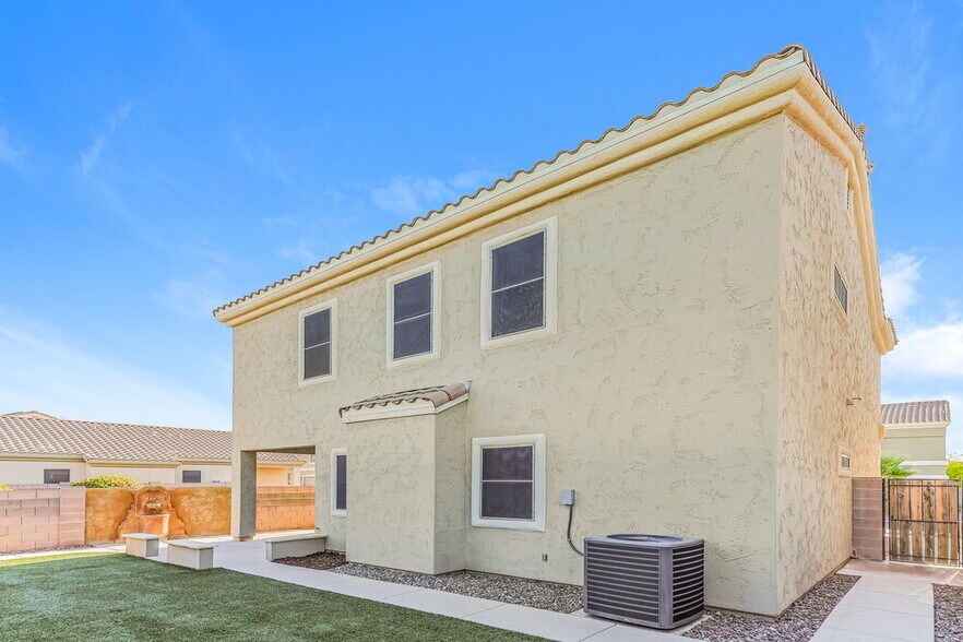 Building Photo - 326 N 103rd Pl