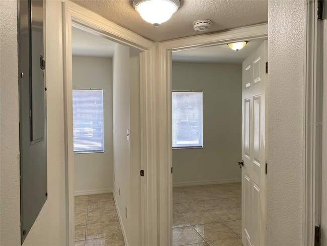Building Photo - 495 Las Cortes Ln