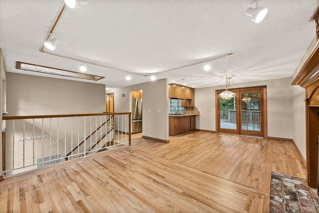 Building Photo - Stunning 4-Bed Gig Harbor Home for Rent | ...