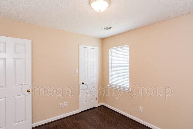 Building Photo - 118 Cedar Bend Dr