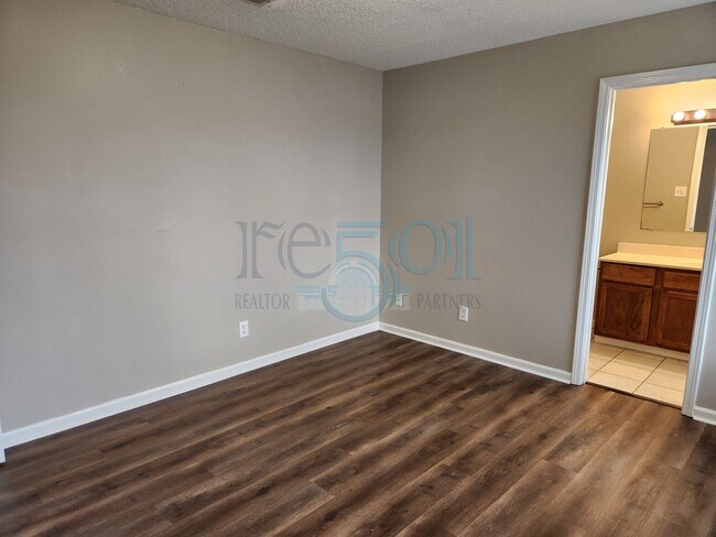 Building Photo - Ready For Showings! Great Find In North Little Rock