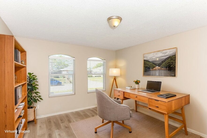 Building Photo - 8761 Stonebriar Ln