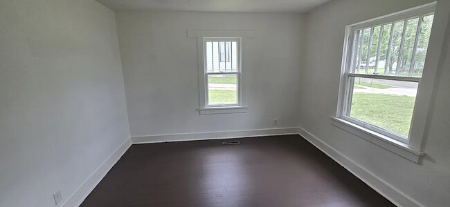 Building Photo - 2062 N Albertha Ave