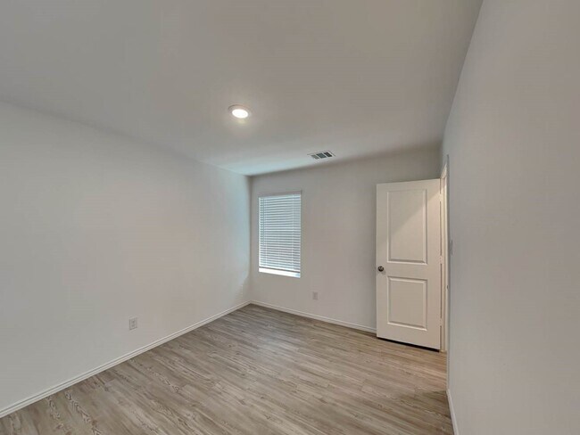 Building Photo - 4115 Southton Tarn