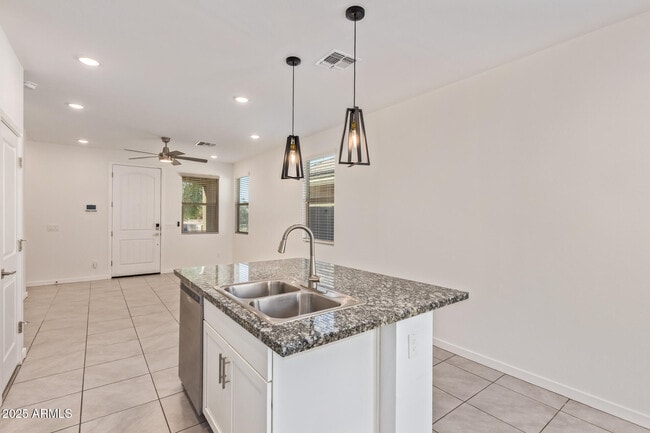 Building Photo - 40354 W Sunland Dr