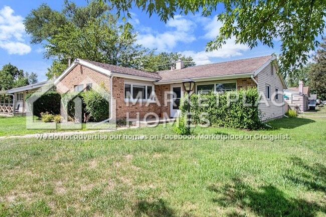 Building Photo - 1349 Ebeling Dr