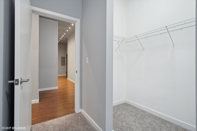 Building Photo - 235 W Van Buren St