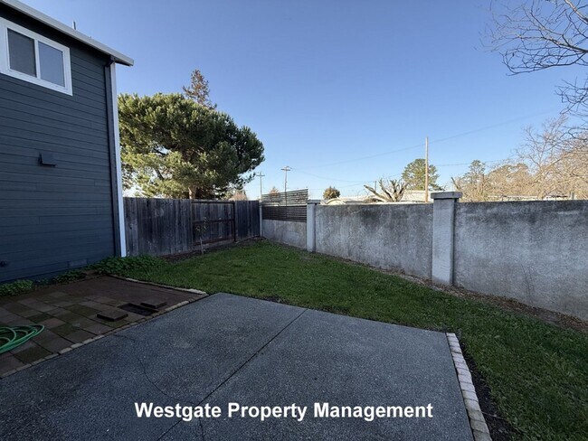 Building Photo - 737 Judith Ct